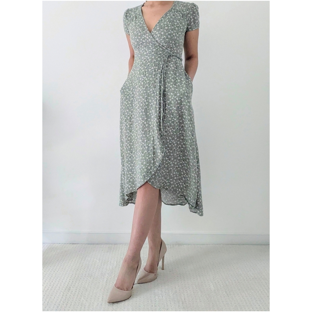 Universal Thread Elegant Green Floral Wrap Dress